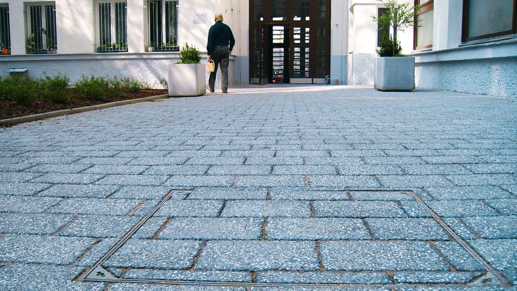 Couvercle à paver ACO TopTek Paving intégré